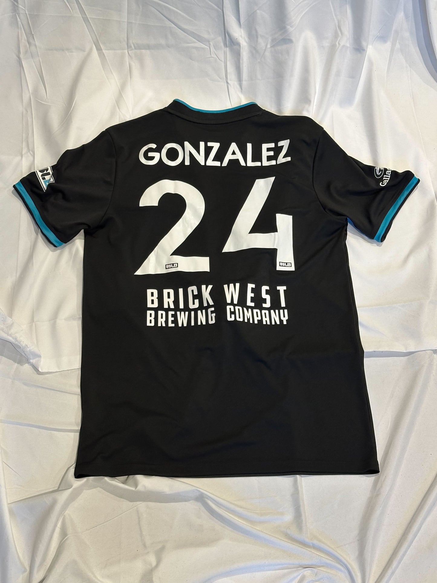 Player Worn Jersey- #24 Azriel Gonzalez